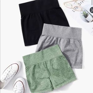 Set of 3 seamless SHEIN sports shorts